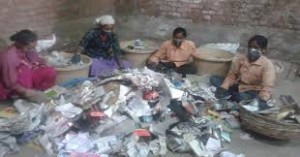 Ragpickers get tips on segregation of waste material
