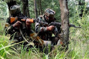 Militants attack joint party of police, army in Pampore