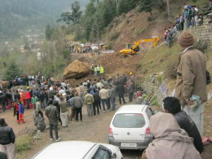 National highway reopens to traffic after three days