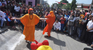 ‘Vehicle-free’ Apsara Road abuzz with fun activities