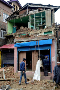 6.8 Magnitude quake hits Valley, people rush to safety