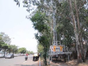 Mobile towers on roadsides pose threat to commuters