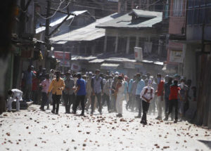 Clashes erupt in north, south Kashmir, Srinagar after Friday prayers