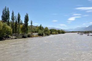 suggest-ways-to-fully-tap-rivers-flowing-into-pak-center-to-state
