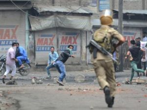 fresh-clashes-leave-10-injured-across-kashmir