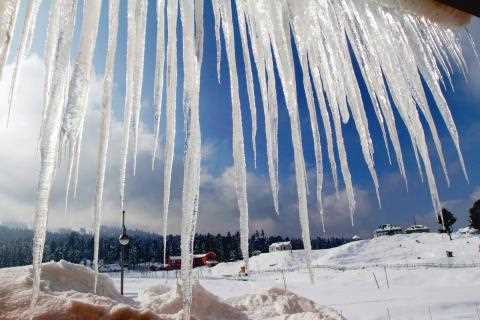 Mercury plunges as ‘Chillai Kalan’ nears end in Kashmir; Minus 11.8°C In Pahalgam