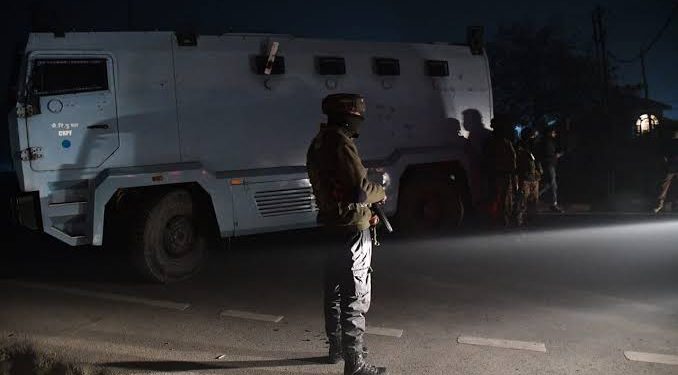 Saraf Kadal Grenade Blast: Policeman, Civilian Injured, Hospitalized