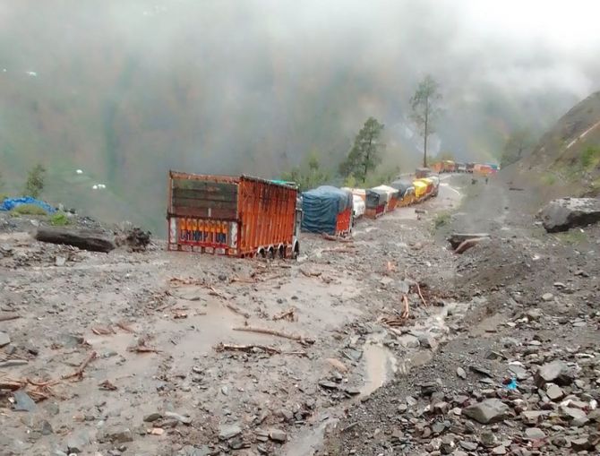 Torrential rains lash Kashmir trigger flash floods in Jammu