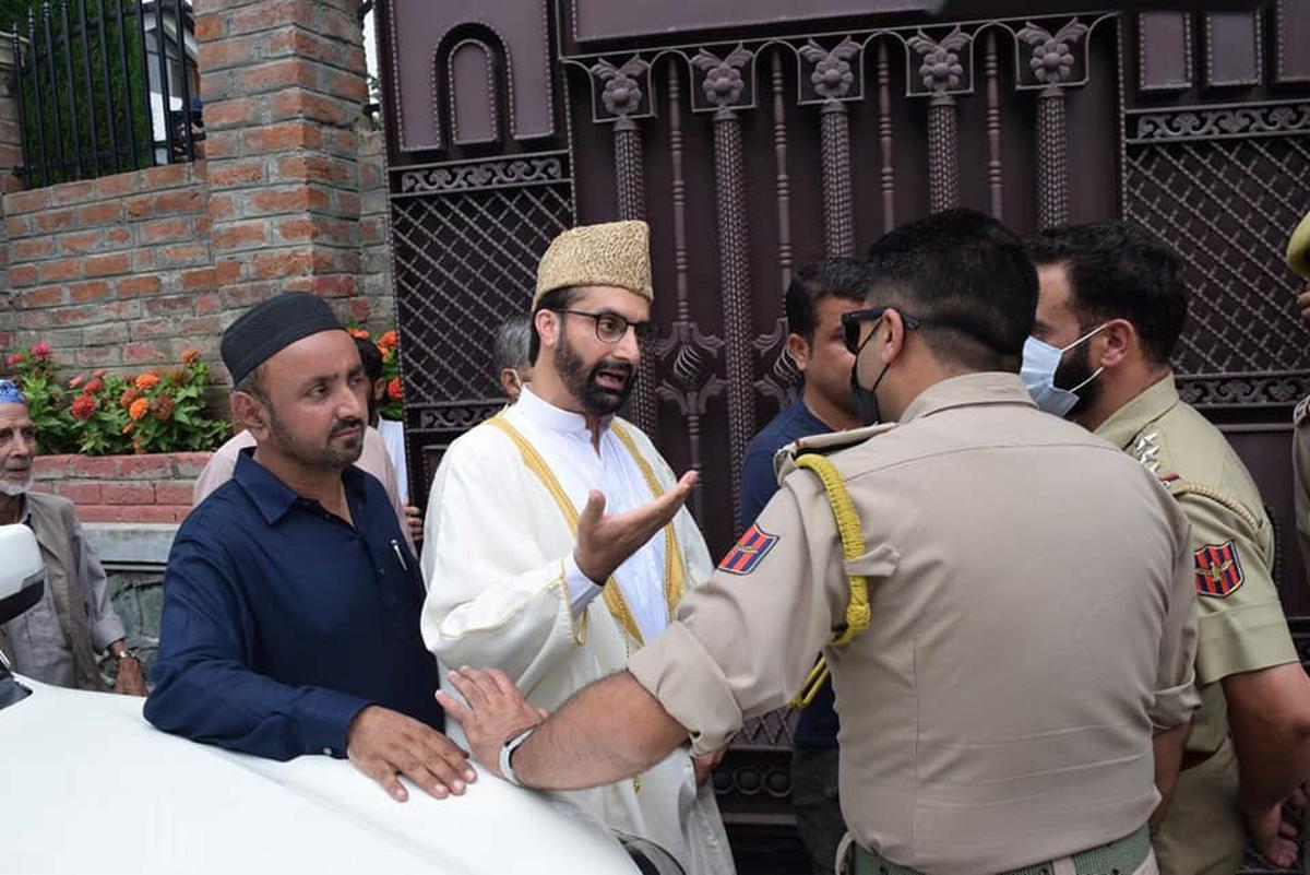 Mirwaiz Umar Farooq ‘Disallowed’ to join Friday prayers at Srinagar’s Jamia Masjid