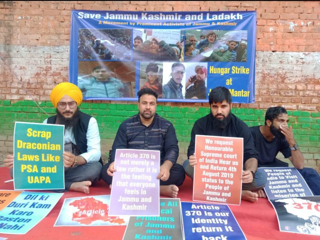 Restoration of Article 370: Kashmiri activists begin hunger strike at Jantar Mantar