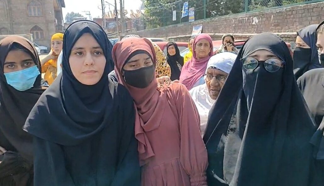 Hijab Row Reaches Srinagar: Hijab-wearing students allegedly turned away from school