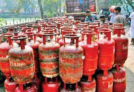 Centre Announces ₹200 Cut in LPG Cylinder Prices, Provides Relief to Consumers Ahead of Festive Season