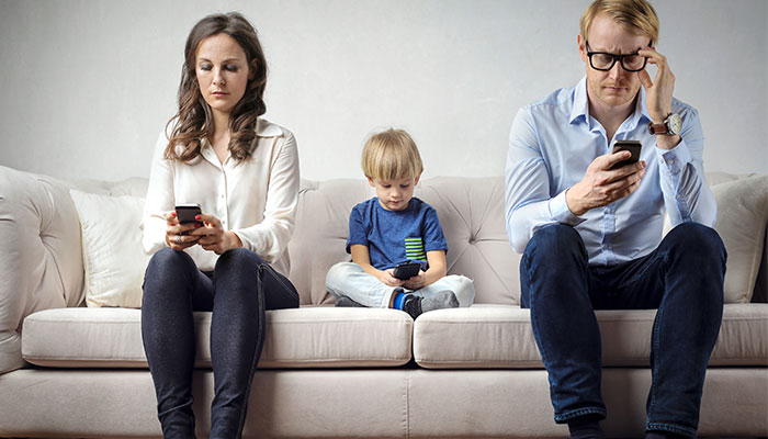 Empowering Kids to Break Free from Smartphone Dependency: Engaging Activities and Tips