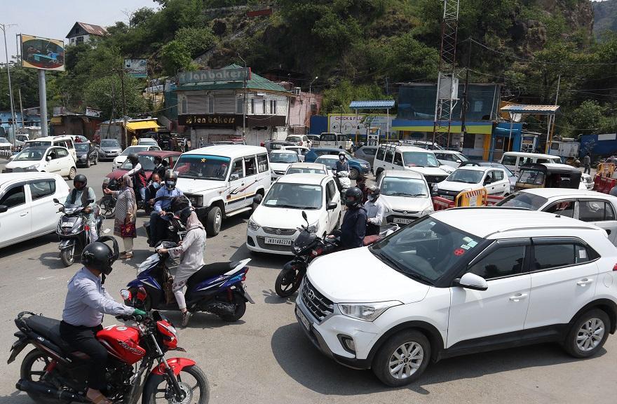 Why Open to Close? Srinagar's Traffic Enigma: An In-depth Analysis