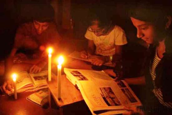 Amidst 18-Hour Power Cuts, Kashmir Opposition Denounces 'Collective Punishment' Strategy