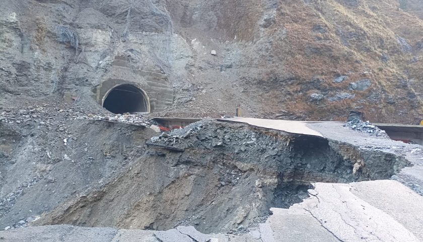 Srinagar-Jammu Highway Remains Closed on Second Day Following Landslides