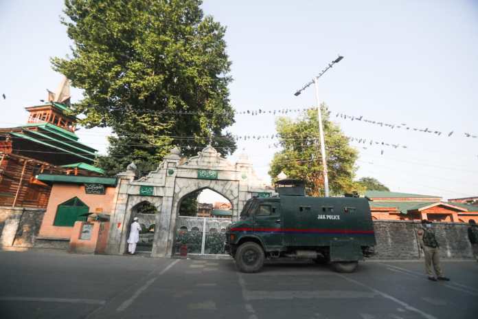 13 July 1931 Martyr's Day; Roads leading to venue sealed, Unionists forced to hold closed-door function to remember martyrs