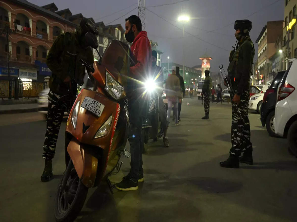 Ahead of Amit Shah's Kashmir visit internet snapped in some areas and two-wheelers seized
