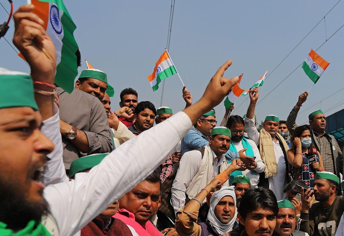 Govt to scrap agricultural laws, but farm protests to continue