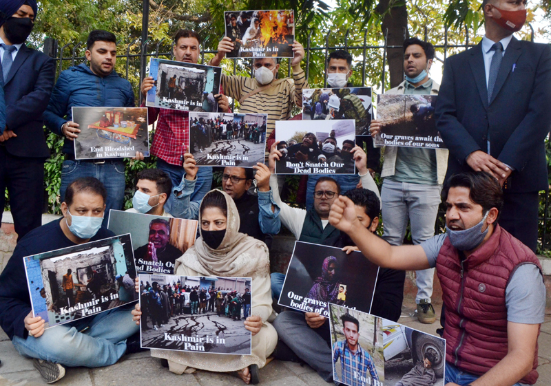 Mehbooba Mufti stages protest at Jantar Mantar, says 'Kashmir Is In Pain'