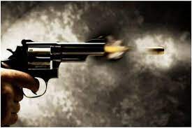 A policeman in civvies shot at, critically injured near Ali Jan road in Srinagar