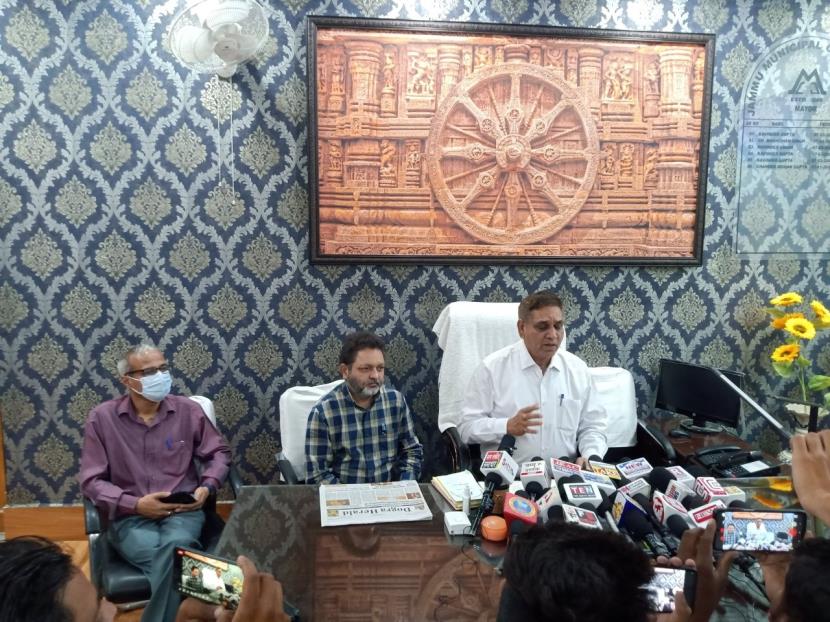 BJP Councillor Narottam Sharma moves resolution for removal of Illegal loudspeakers