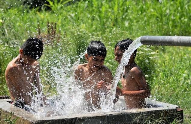 At 33.2°C Srinagar records hottest day of season; Summer vacations in Kashmir schools likely from first week of July