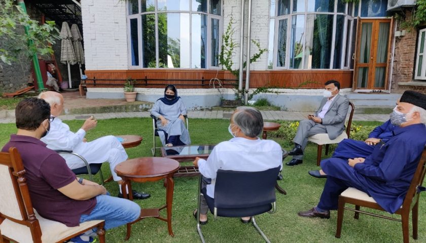Inclusion of Non-local Voter: Farooq Abdullah led All Party Meeting Underway In Srinagar; will go on hunger strike if there is demographic intervention says Sajad Lone