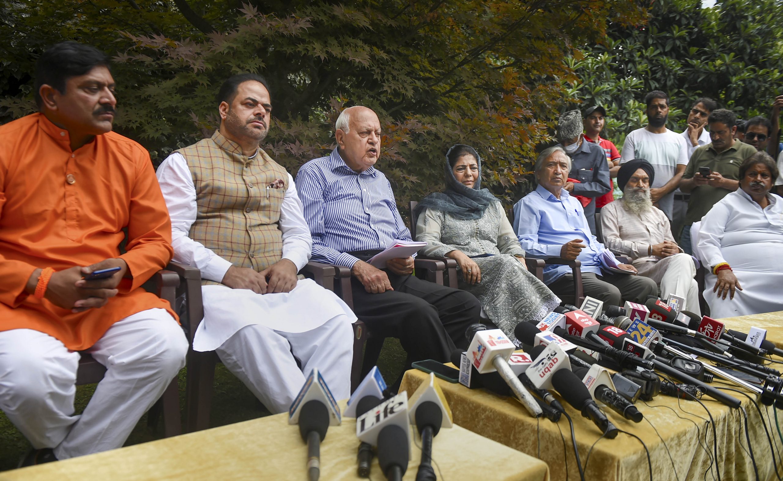 Will challenge non-locals in J&K poll rolls: Farooq Abdullah at all-party meet