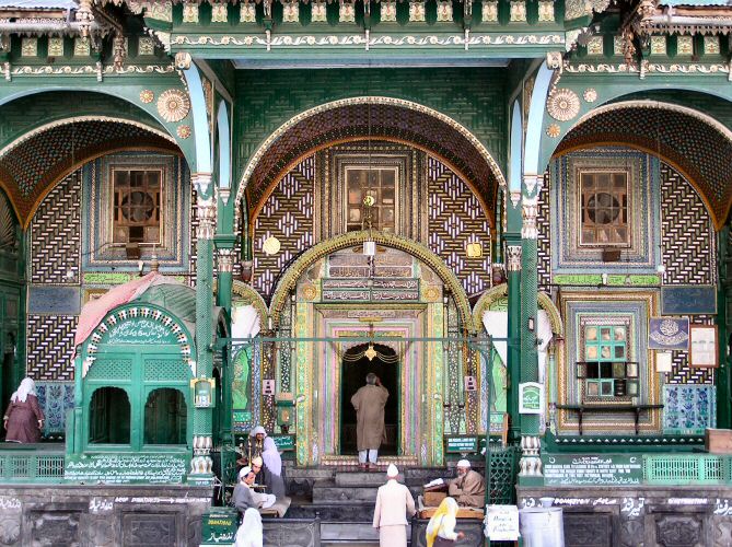 Waqf Board imposed ban on priests from collecting offerings in Kashmir shrines