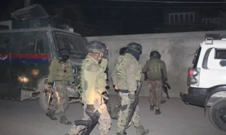 Two non-local labourers shot at, injured in Pulwama