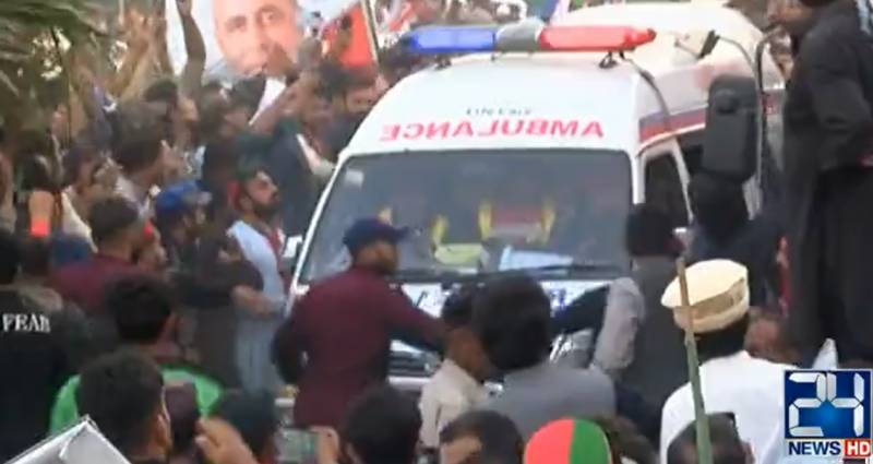 Assassination bid on Imran Khan, foot wounded, several hurt in firing at Khan’s long march