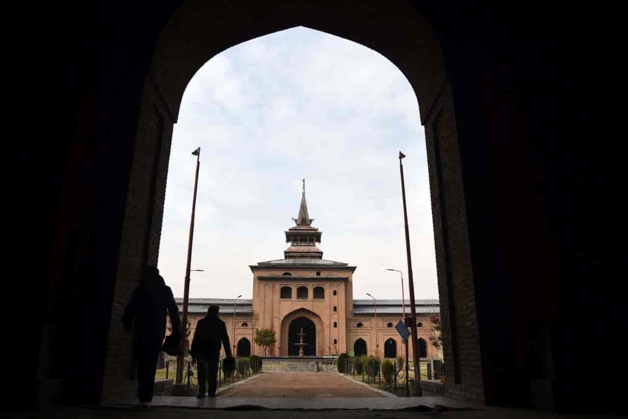 Prayers not allowed at Jama Masjid in Nowhatta: Managing Body