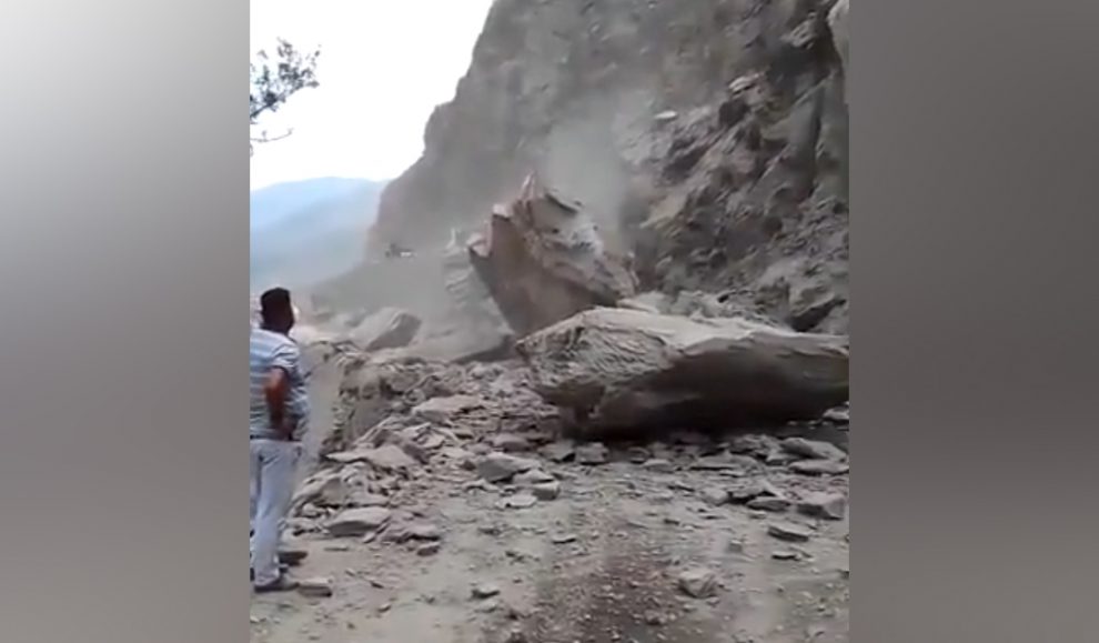 Traffic on the Srinagar-Jammu highway interrupted due to Shooting Stones and Mudslides