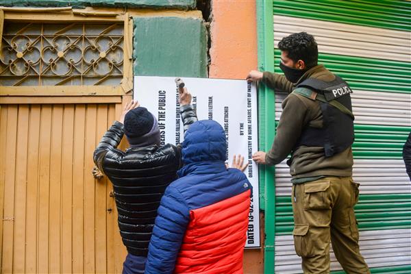 Fugitive Mushtaq Zargar's house in Srinagar attached