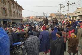 Bemina witnesses Massive Protest against Smart Meter Installation; Residents Raise Concerns