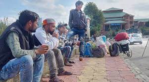 Unemployment Hits Kashmir, Leaving Migrant Workers Struggling