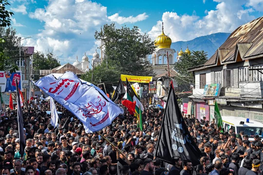 A Historic Moment: After Three Decades, 8th Muharram Procession Permitted Through Traditional Routes in Srinagar