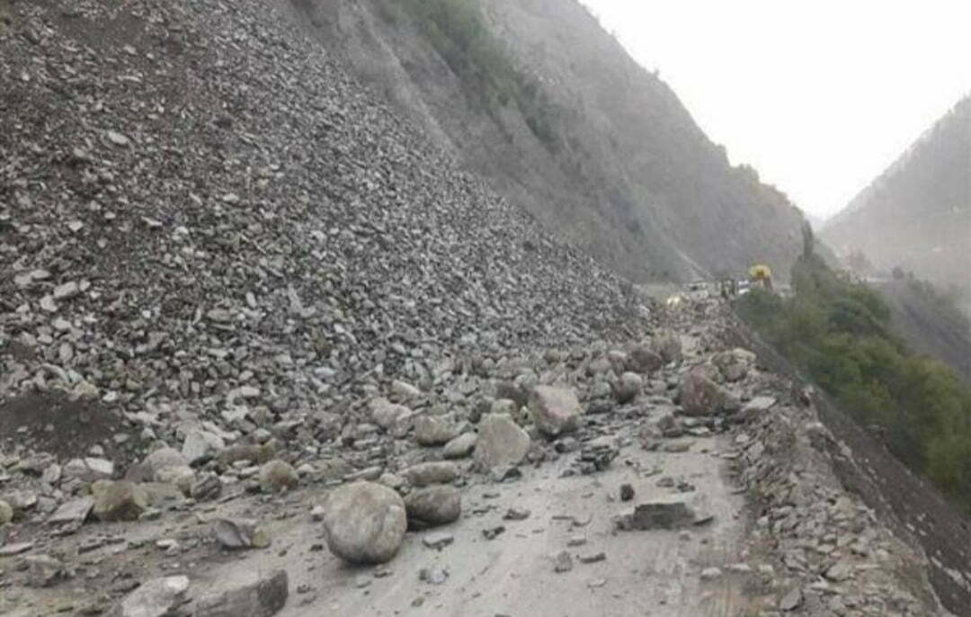 Heavy Rains disrupt Srinagar-Jammu Highway, Mughal Road, and SSG Road; Kashmir lashed by Rainfall with more expected, says MeT