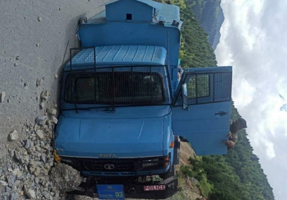 Nine CRPF Personnel Injured as Vehicle Rolls Down in Sindh, Ganderbal