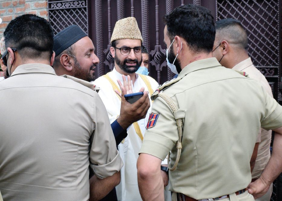Mirwaiz seeks clarity on detention status, to send legal notice