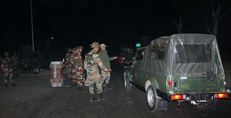 Unidentified persons fire at CRPF vehicle in Khanyar, no casulty reported
