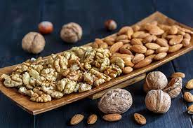 Soaked almonds vs soaked walnuts: A comparison of their health benefits