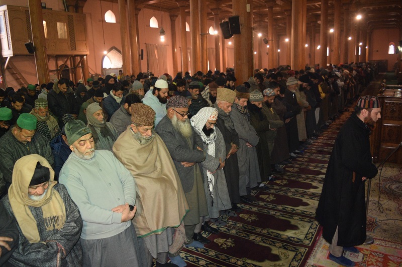 Doors Reopen After 10 Weeks: Faithfuls Return for Friday Prayers at Srinagar's Jamia Masjid