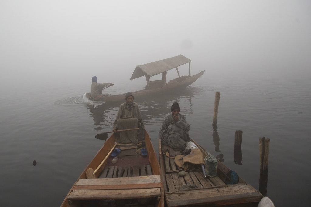 Visibility Zero: Blind Fog Engulfs Kashmir Amidst Bone-Chilling Cold Snap