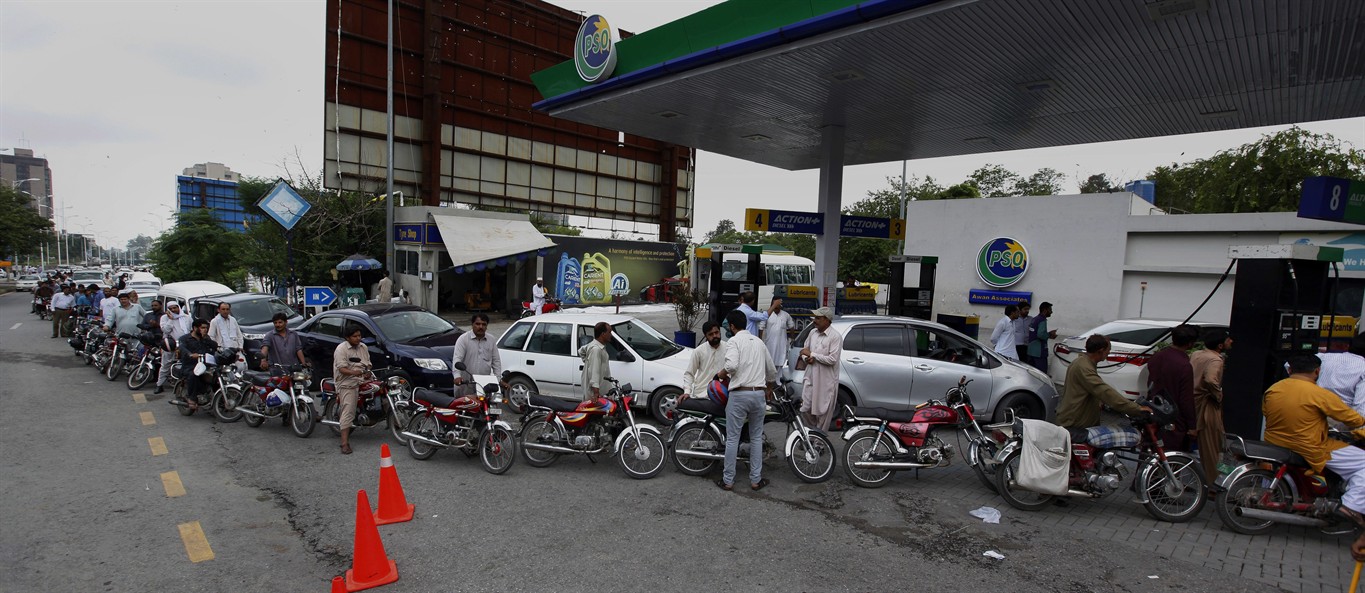 J&K, Ladakh Face Fuel Shortage as Tanker Operators Strike Against Hit-and-Run Law