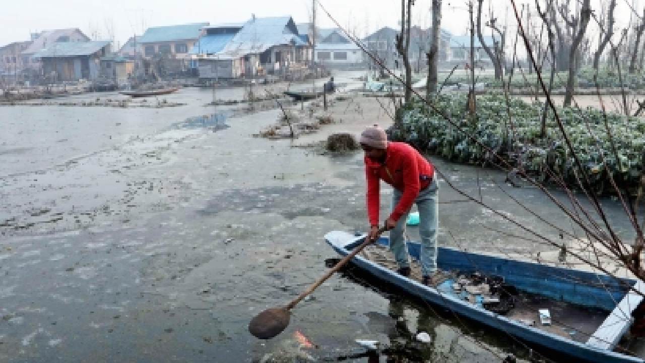 Rain Gauge Running Dry: Kashmir Watches in Worry as Winter Turns Arid