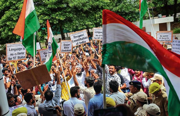 Inclusion of Paharis in ST List Raises Concerns Among Gujjars, Omar Abdullah Denied Visit to Rajouri; Mobile Internet Suspended