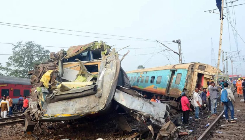 Jamtara Train Accident: Rescue Efforts Underway After Train Strikes Crowd in Jharkhand
