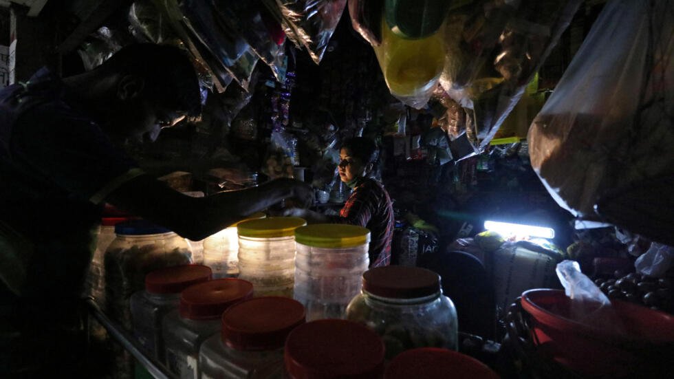 3. Darkness Descends: Kashmir Faces Power Crisis Crunch, Residents Brace for the Long Haul